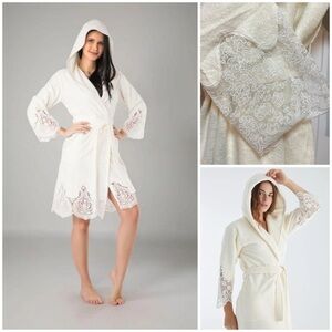 NUSA ~ Short Terry Hooded Lacy Bathrobe